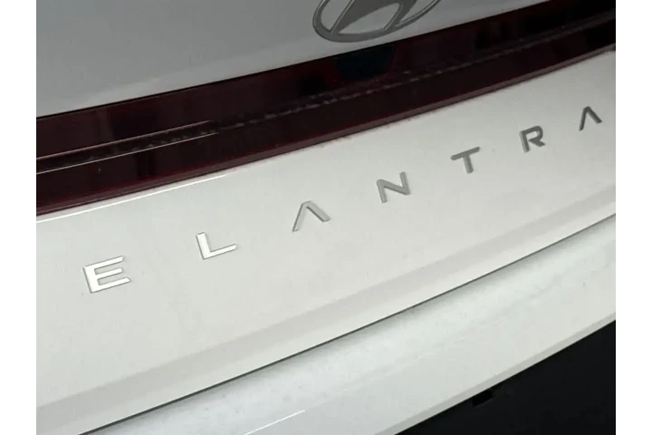 $26262 : Hyundai ELANTRA 2026 SE 4dr image 10