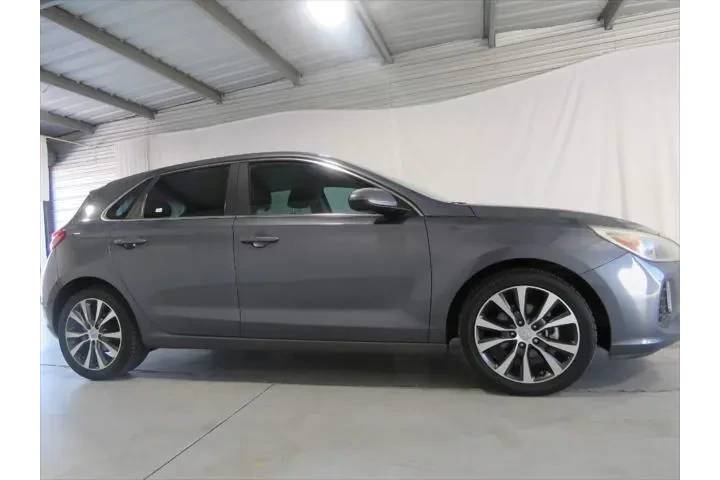 $9947 : Hyundai ELANTRA GT 2018 4dr image 7