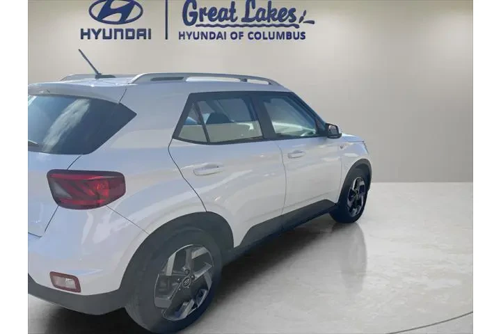 $17377 : Hyundai VENUE 2023 SEL 4dr C image 3