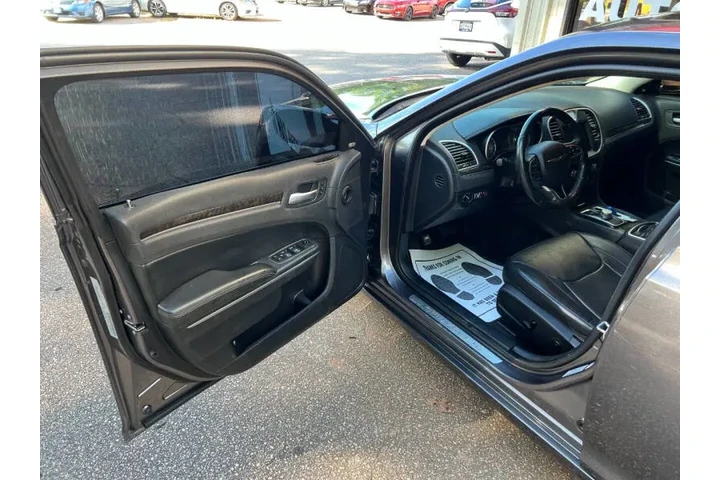$11499 : 2015 300 C image 9