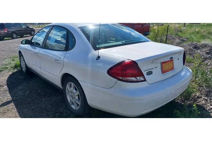$3895 : 2005 Taurus SE image 4