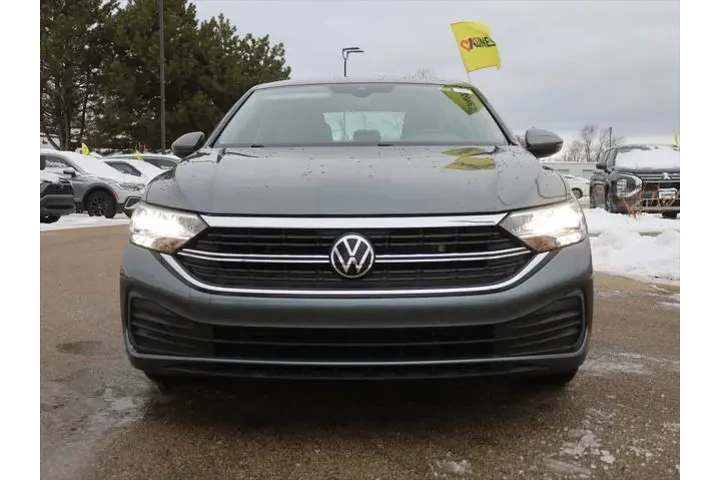 $19877 : Volkswagen Jetta 2024 SE 4dr image 3