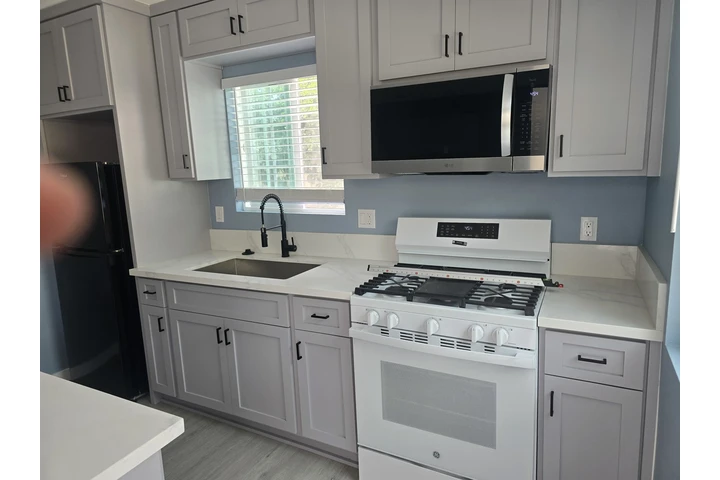 $1850 : Nuevo Estudio en South Gate image 7