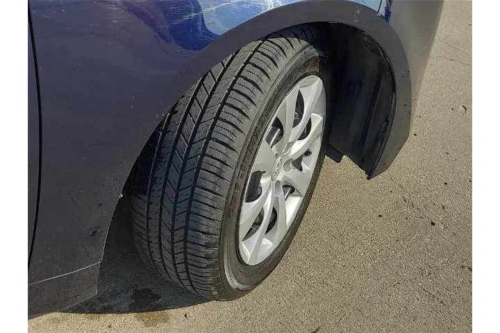 $19062 : Toyota Corolla 2024 LE 4dr S image 7