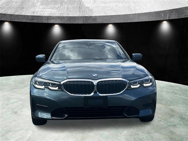 $29995 : Pre-Owned 2021 3 Series 330i image 2