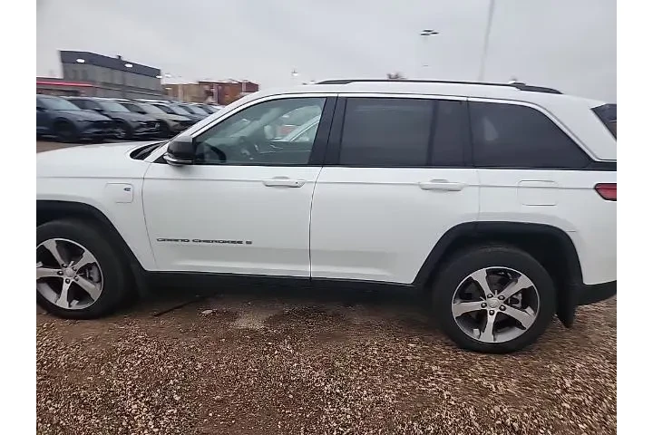 $27998 : Jeep Grand Cherokee 2023 4x4 image 8