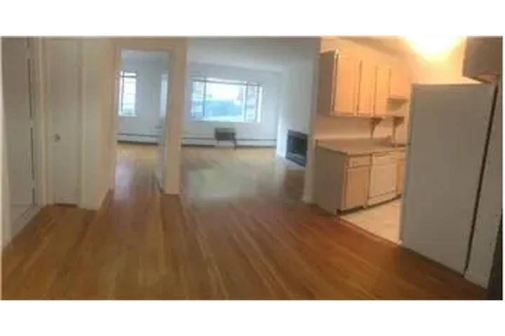 $2600 : Rental property with 1 bedro image 3