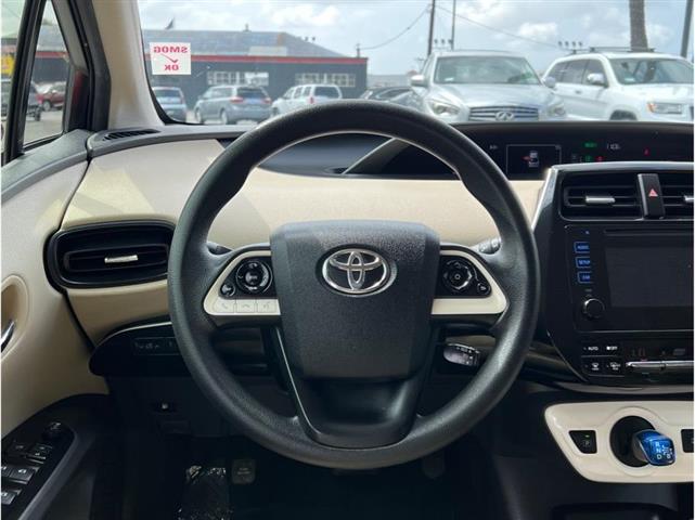 2016 Toyota Prius Two image 8