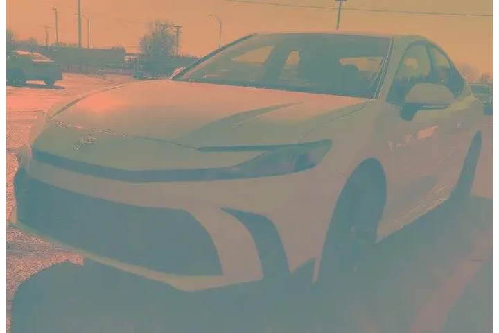 $27495 : Toyota Camry 2025 SE 4dr Sed image 2