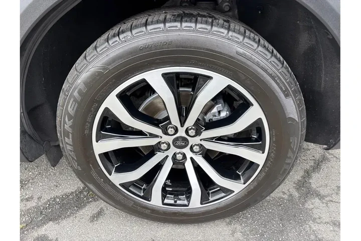 $28388 : Ford Explorer 2020 AWD ST 4d image 9