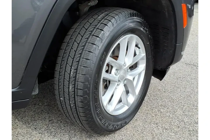 $26675 : Jeep Grand Cherokee L 2023 4 image 4