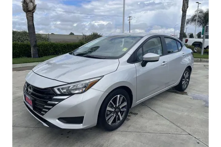 $19777 : Nissan Versa 2025 SV 4dr Sed image 4