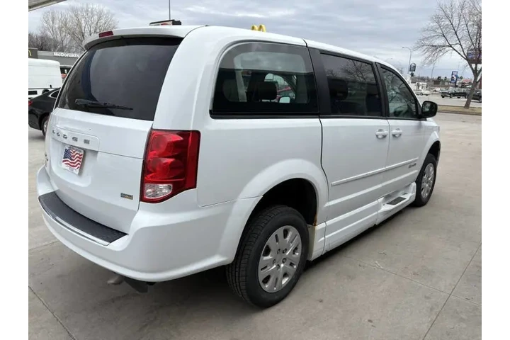 $16990 : 2017 Grand Caravan SE image 7