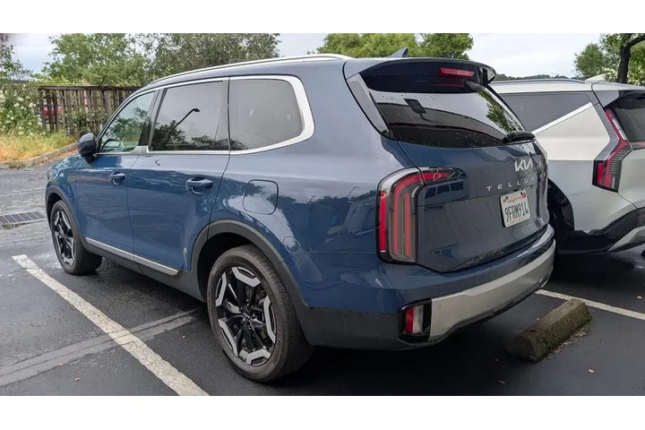 $38990 : 2023 Telluride EX image 3