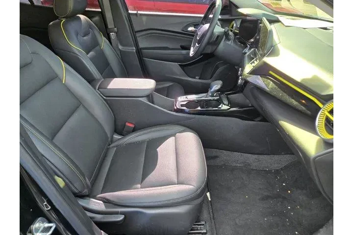 $20991 : Chevrolet Trax 2024 ACTIV 4d image 3