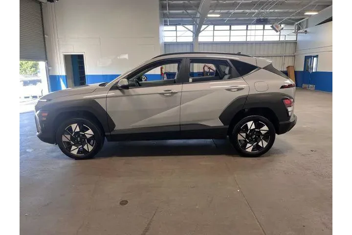 $22979 : Hyundai KONA 2024 AWD SEL 4d image 6