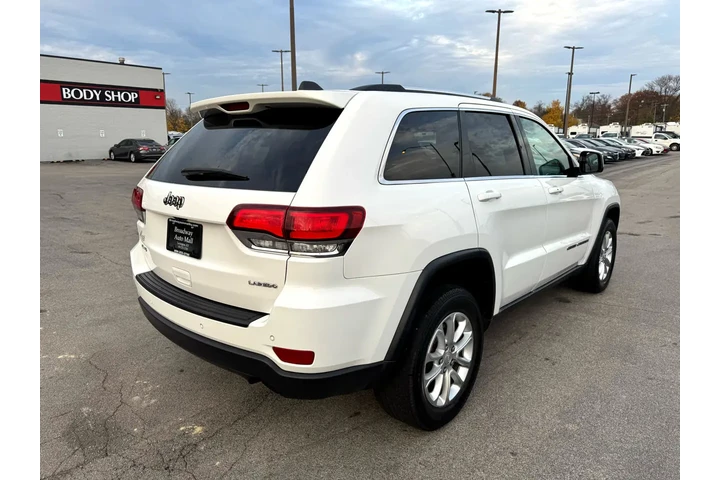 $19980 : 2021 Grand Cherokee Laredo 4x4 image 2
