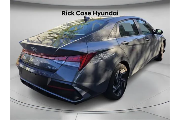 $18789 : Hyundai ELANTRA 2024 SEL 4dr image 5