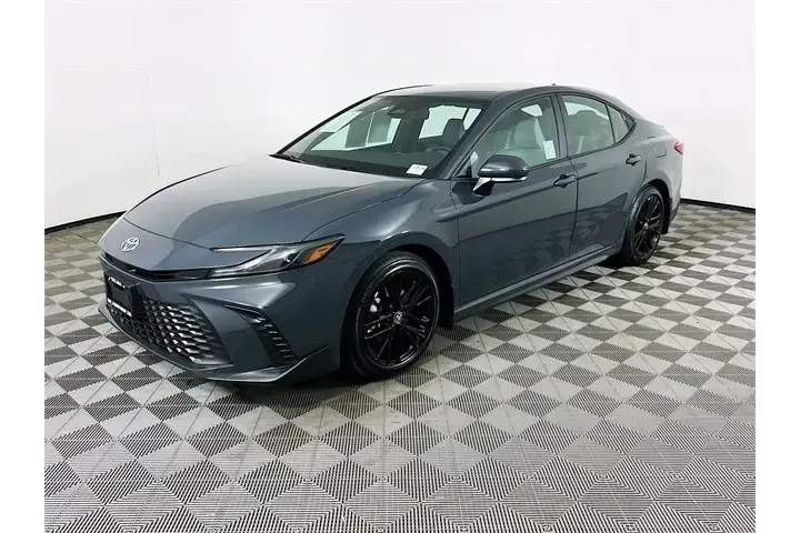 $35900 : Toyota Camry 2026 SE 4dr Sed image 3