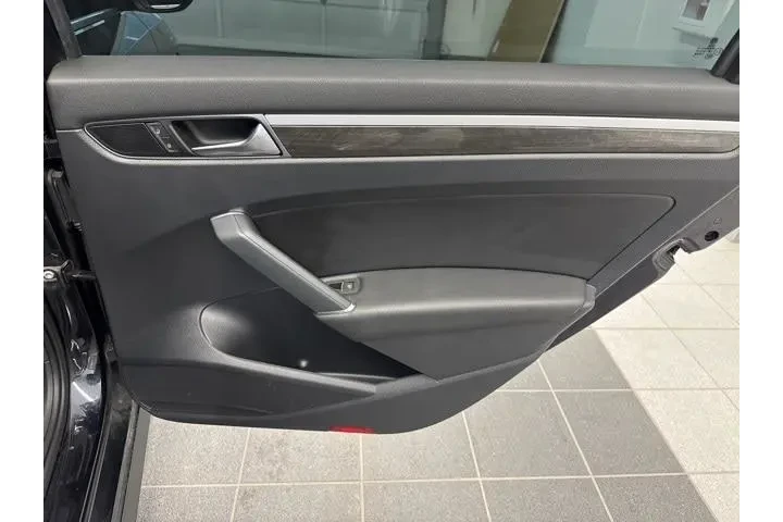 $10765 : Volkswagen Passat 2017 1.8T image 8