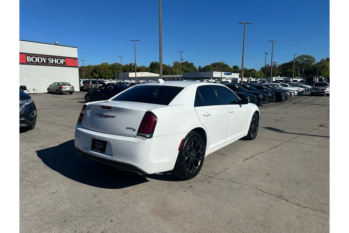 $14980 : 2019 300 300S AWD image 2