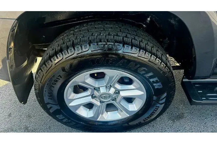 $37138 : Toyota 4Runner 2022 4x4 SR5 image 6