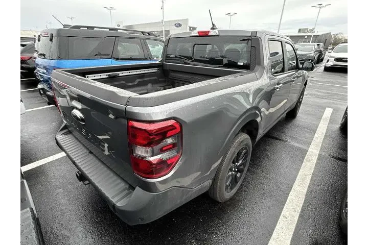 $32495 : Ford Maverick 2024 Lariat 4d image 3