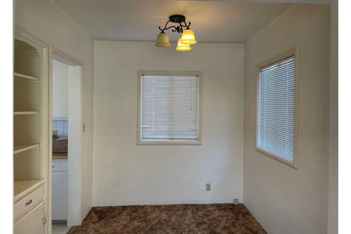 $1100 : Increíble valor en Yorba Linda image 2