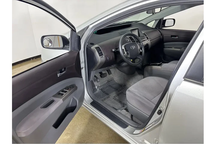 $10000 : 2005 Prius 5dr HB (Natl) image 2