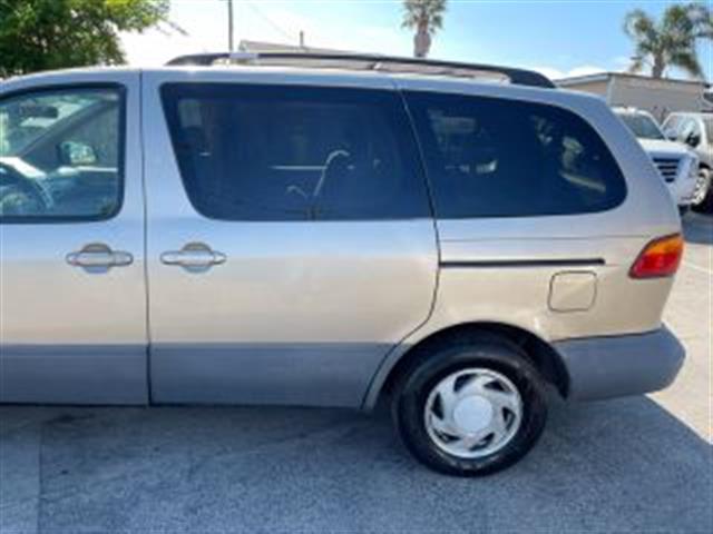 $3995 : 2000 TOYOTA SIENNA2000 TOYOTA image 6