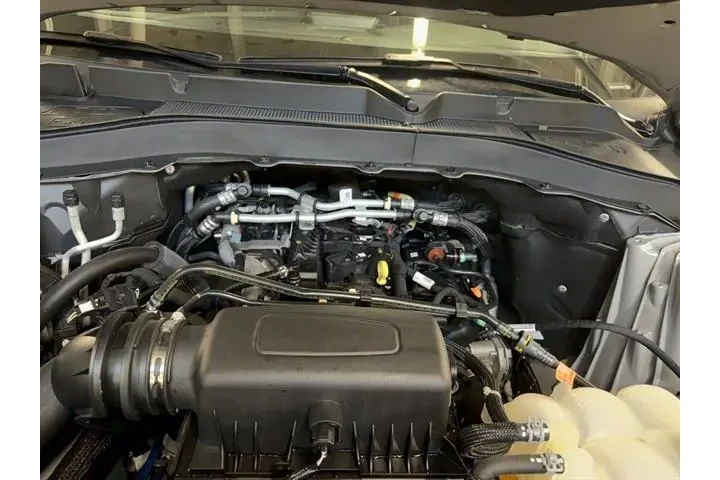 $30990 : Ford Explorer 2023 AWD XLT 4 image 2