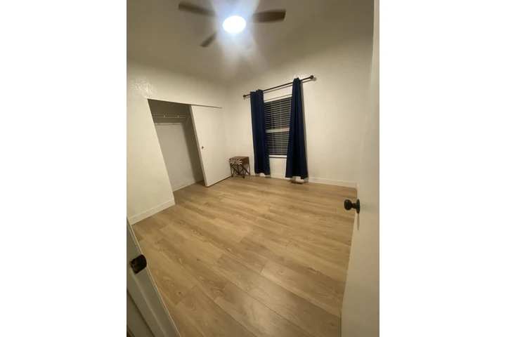 $950 : Se renta habitacion image 1