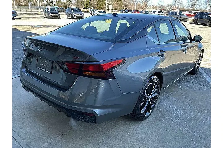 $20988 : Nissan Altima 2024 2.5 SR 4d image 3