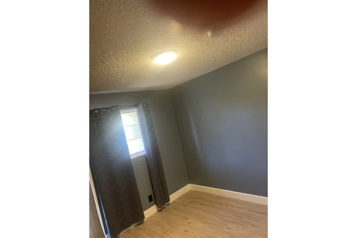 $800 : Cuarto de renta image 3