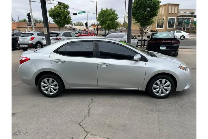 2016 Corolla LE CVT image 4