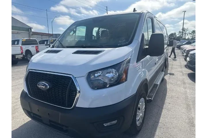 $33337 : Ford Transit 2024 250 3dr SW image 5