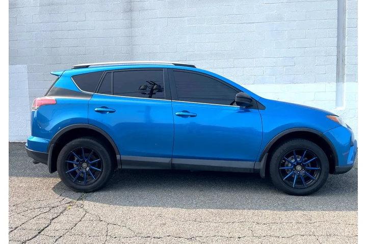 $14998 : 2017 RAV4 LE AWD (Natl) image 7