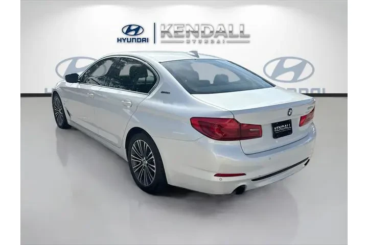 $17638 : BMW 5 Series 2019 530e iPerf image 9