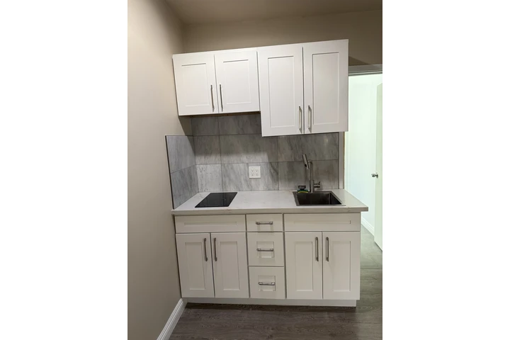 $1000 : Apt. a rentar Spring Valley image 2