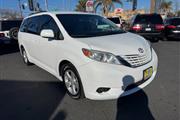 $16998 : 2017 Sienna LE 8-Passenger thumbnail