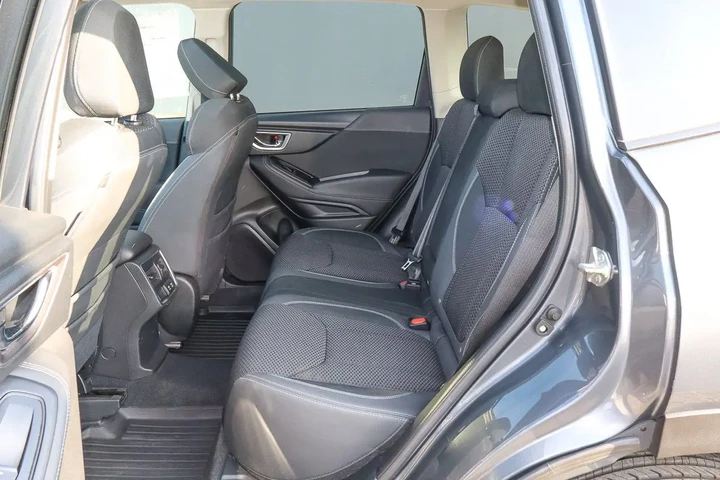 $19449 : 2021 Forester Premium image 9