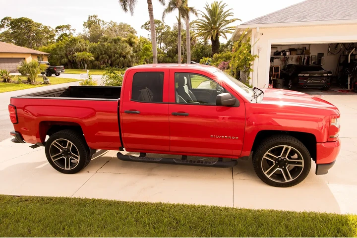 $12000 : 2017 Silverado LT Custom image 6