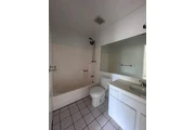 This house is available en Los Angeles