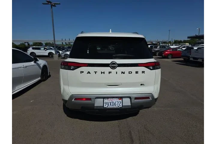 $26900 : Nissan Pathfinder 2022 SL 4d image 5