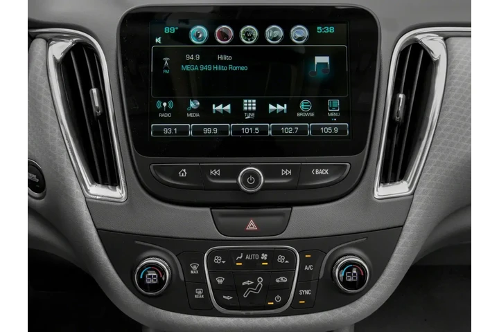 Chevrolet Malibu 2018 Hybrid image 7