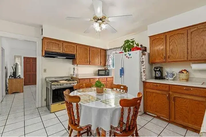 $1880 : CASA DE RENT en Maywood, CA image 3