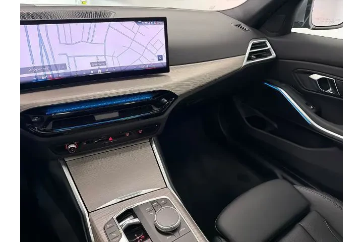 $38000 : BMW 3 Series 2025 AWD 330i x image 7