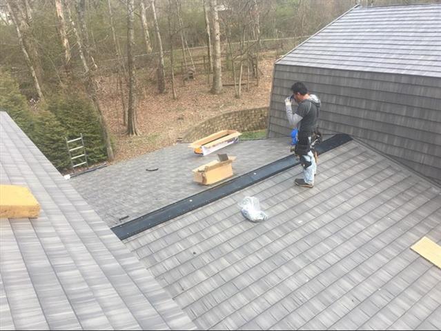 CH Roofing LLC image 2