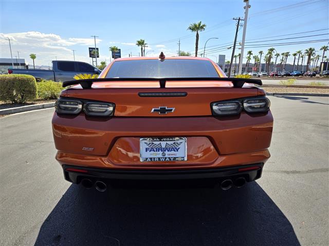 $52754 : Pre-Owned 2023 Camaro 2SS image 5