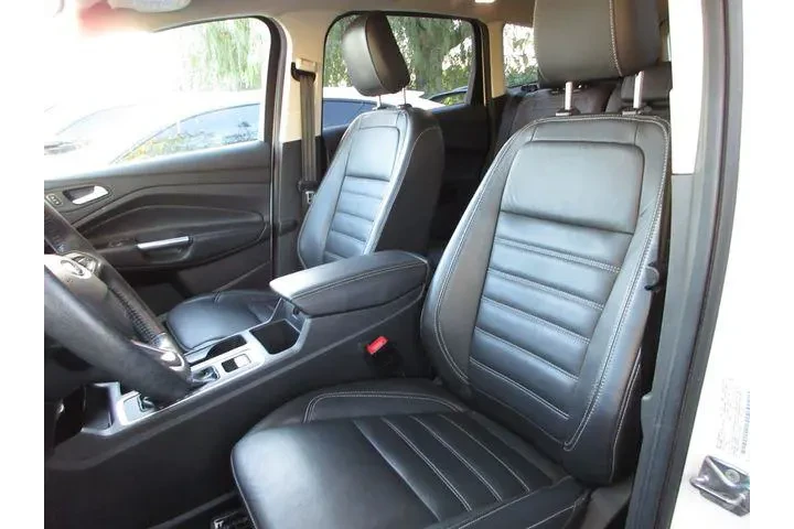 $17999 : Ford Escape 2019 Titanium 4d image 7